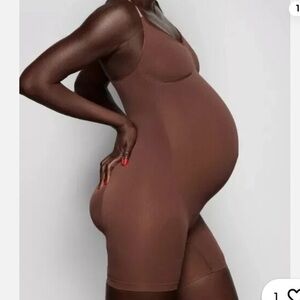 Skims $116 cocoa seamless mid thigh maternity bodysuit xxs XS‎